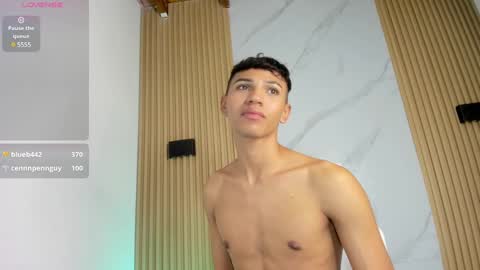 im_sebaslopez online show from 12/22/24, 06:28