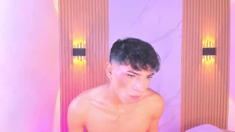 Snapshot of im_sebaslopez chatting on 11/11/25, 08:20 im_sebaslopez online show from 11/11/25, 08:20