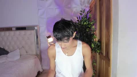 Snapshot of im_sebaslopez chatting on 11/20/25, 11:43 im_sebaslopez online show from 11/20/25, 11:43