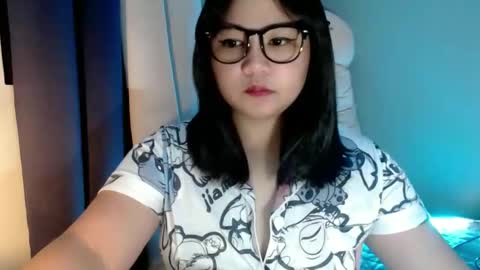 Snapshot of im_ur_cutiewife chatting on 11/03/25, 07:37 cherryl online show from 11/03/25, 07:37