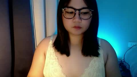 Snapshot of im_ur_cutiewife chatting on 11/17/25, 11:10 cherryl online show from 11/17/25, 11:10