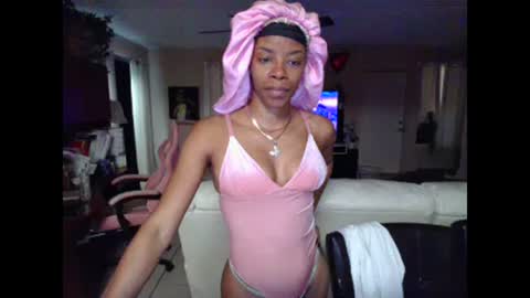 iman_love online show from 02/19/25, 09:58