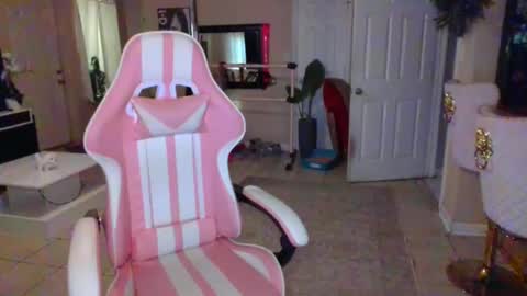 iman_love online show from 10/23/25, 06:50