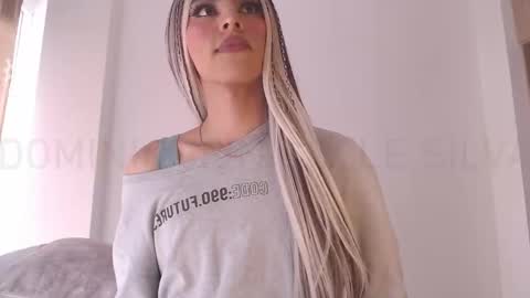     online show from 10/08/25, 02:04