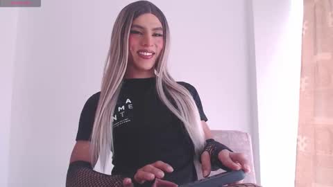     online show from 10/18/25, 03:02