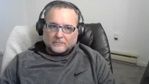 Kel online show from 11/04/25, 06:51