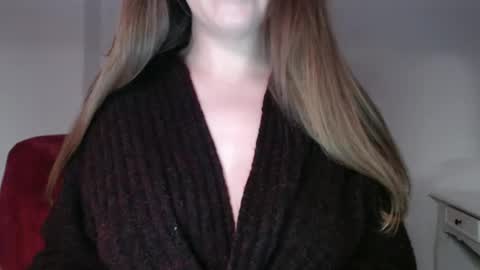 Snapshot of immouss chatting on 12/03/24, 10:29 Pola online show from 12/03/24, 10:29