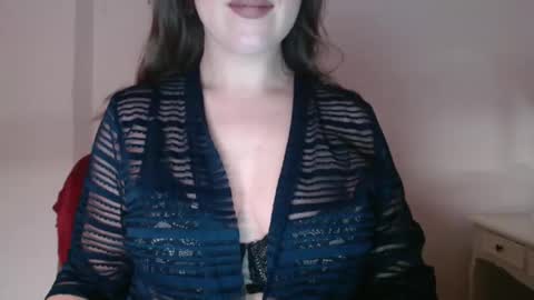 Snapshot of immouss chatting on 12/17/24, 08:32 Pola online show from 12/17/24, 08:32