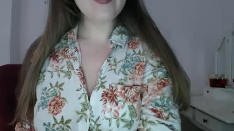 Snapshot of immouss chatting on 02/16/25, 09:59 Pola online show from 02/16/25, 09:59