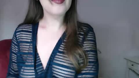 Snapshot of immouss chatting on 02/26/25, 10:09 Pola online show from 02/26/25, 10:09