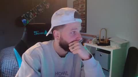 Snapshot of immumu chatting on 12/18/24, 01:12 immumu online show from 12/18/24, 01:12