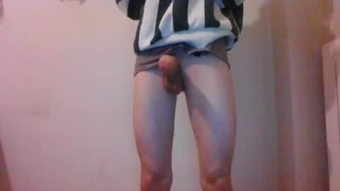 Snapshot of imobb47 chatting on 11/01/25, 05:37 IKAX online show from 11/01/25, 05:37