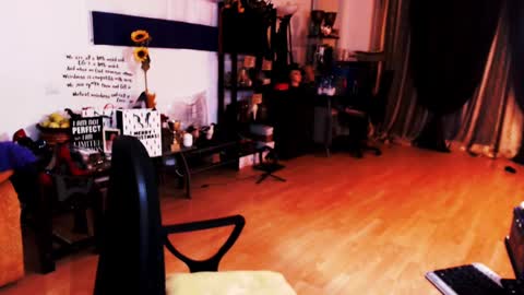 Empress online show from 12/06/24, 03:22