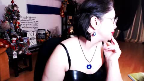 Empress online show from 12/13/24, 08:26