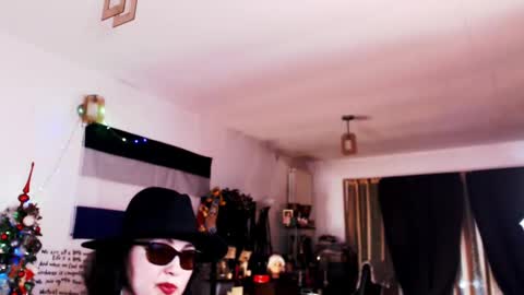 Empress online show from 12/24/24, 10:39