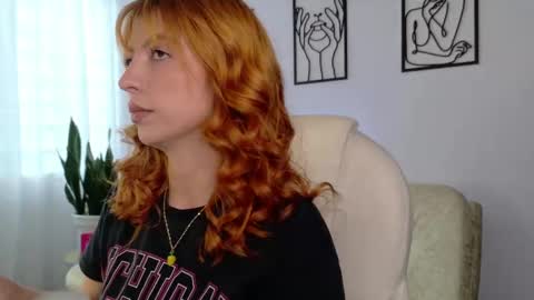 Sienna online show from 09/15/25, 08:53