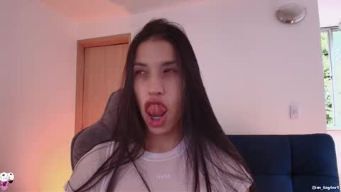 TAYLOR  online show from 11/17/25, 08:25