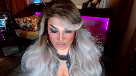 QUEEN MADI  online show from 06/25/26, 10:14