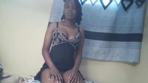 Snapshot of imyour_girl chatting on 11/04/25, 12:37 Im sonny online show from 11/04/25, 12:37