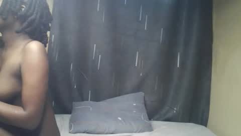 Snapshot of imyour_girl chatting on 11/16/25, 06:41 Im sonny online show from 11/16/25, 06:41