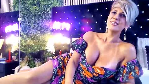 inanna_ishtar1 online show from 10/01/25, 09:37