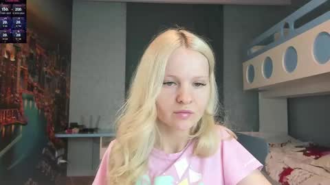 Snapshot of incredible__shell_ chatting on 06/02/26, 05:15 Masha online show from 06/02/26, 05:15