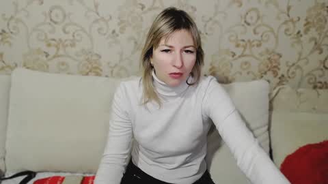 incredible_ariela online show from 12/17/24, 01:27