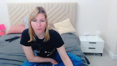 incredible_ariela online show from 05/20/26, 11:27