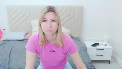 incredible_ariela online show from 06/02/26, 06:37