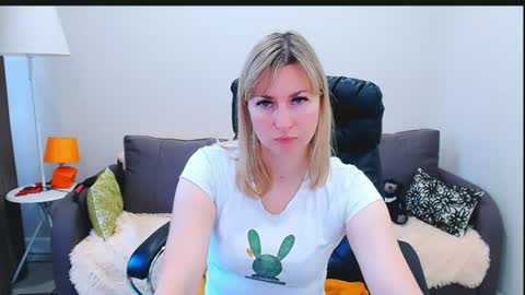 incredible_ariela online show from 07/29/26, 09:51