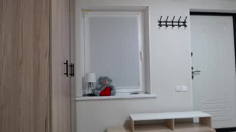 Snapshot of increible_della chatting on 09/18/25, 06:10 Della online show from 09/18/25, 06:10