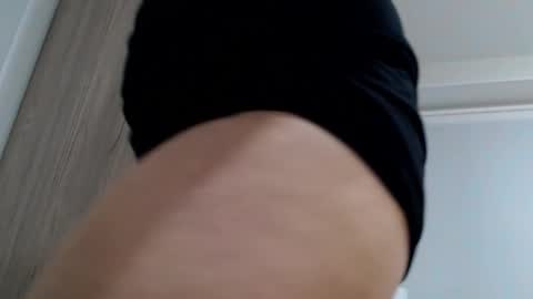 Snapshot of increible_della chatting on 10/16/25, 05:03 Della online show from 10/16/25, 05:03