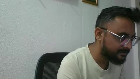 Snapshot of indian1433 chatting on 12/04/25, 04:33 indian1433 online show from 12/04/25, 04:33