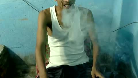 Snapshot of indian_bengali_boy chatting on 10/02/25, 05:09 Suman Leo online show from 10/02/25, 05:09