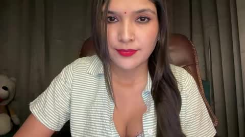 priya online show from 05/10/26, 08:14