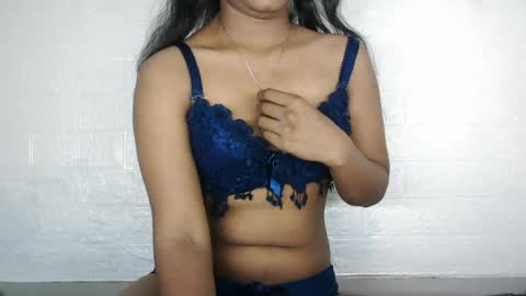 Saanu online show from 06/17/26, 04:04