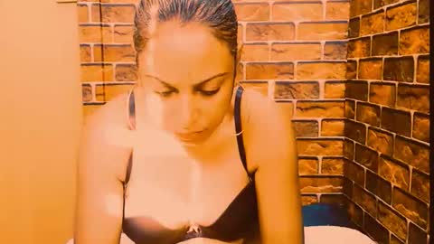 indian_spice_girl online show from 06/05/26, 07:36