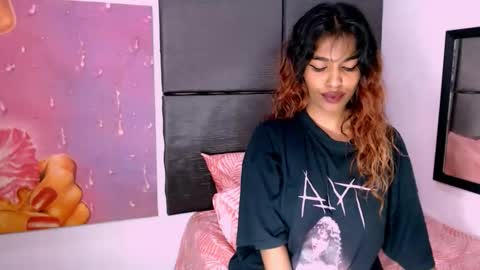 Snapshot of indianangelx chatting on 12/15/25, 09:24 indianangelx online show from 12/15/25, 09:24