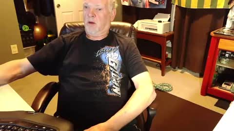 Snapshot of indianapapa chatting on 09/15/25, 10:59 Papa online show from 09/15/25, 10:59