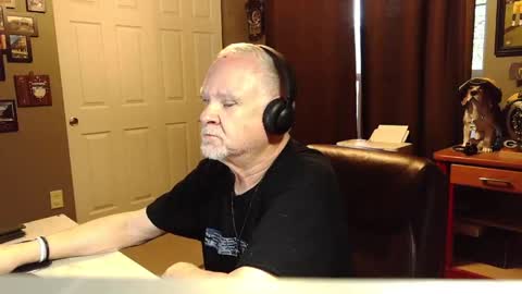 Snapshot of indianapapa chatting on 11/09/25, 02:15 Papa online show from 11/09/25, 02:15