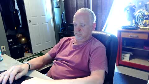 Papa online show from 06/14/26, 08:11