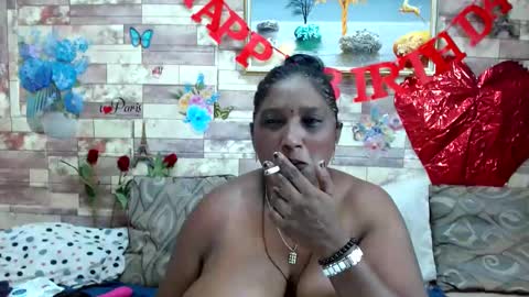 Snapshot of indianblue3 chatting on 01/28/25, 11:17 tracy online show from 01/28/25, 11:17