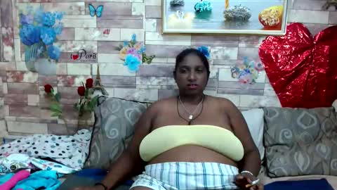 Snapshot of indianblue3 chatting on 02/12/25, 11:18 tracy online show from 02/12/25, 11:18