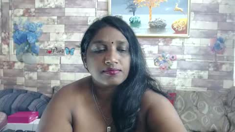Snapshot of indianblue3 chatting on 12/23/25, 10:13 tracy online show from 12/23/25, 10:13