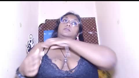 Snapshot of indiancoco chatting on 02/14/25, 01:08 candice online show from 02/14/25, 01:08