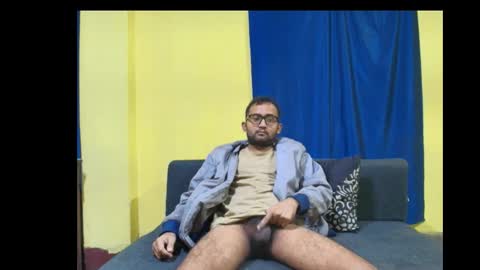 Snapshot of indiancumking chatting on 12/15/25, 12:26 inindiancumking online show from 12/15/25, 12:26