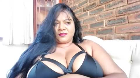 Snapshot of indiandelia chatting on 09/18/25, 08:38 indiandelia online show from 09/18/25, 08:38