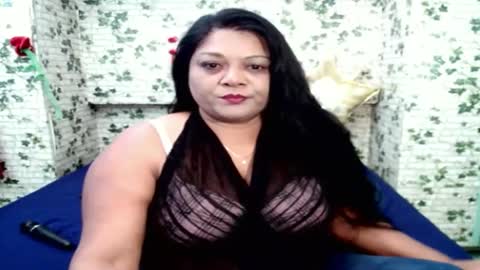 Snapshot of indiandelia chatting on 10/01/25, 07:47 indiandelia online show from 10/01/25, 07:47