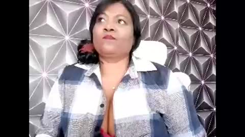 Snapshot of indiandelia chatting on 10/21/25, 08:26 indiandelia online show from 10/21/25, 08:26