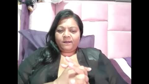 Snapshot of indiandelia chatting on 10/23/25, 03:17 indiandelia online show from 10/23/25, 03:17